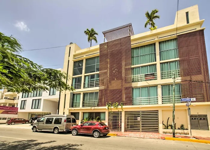Luxury Penthouse With Rooftop Pool - Walk To Beach!