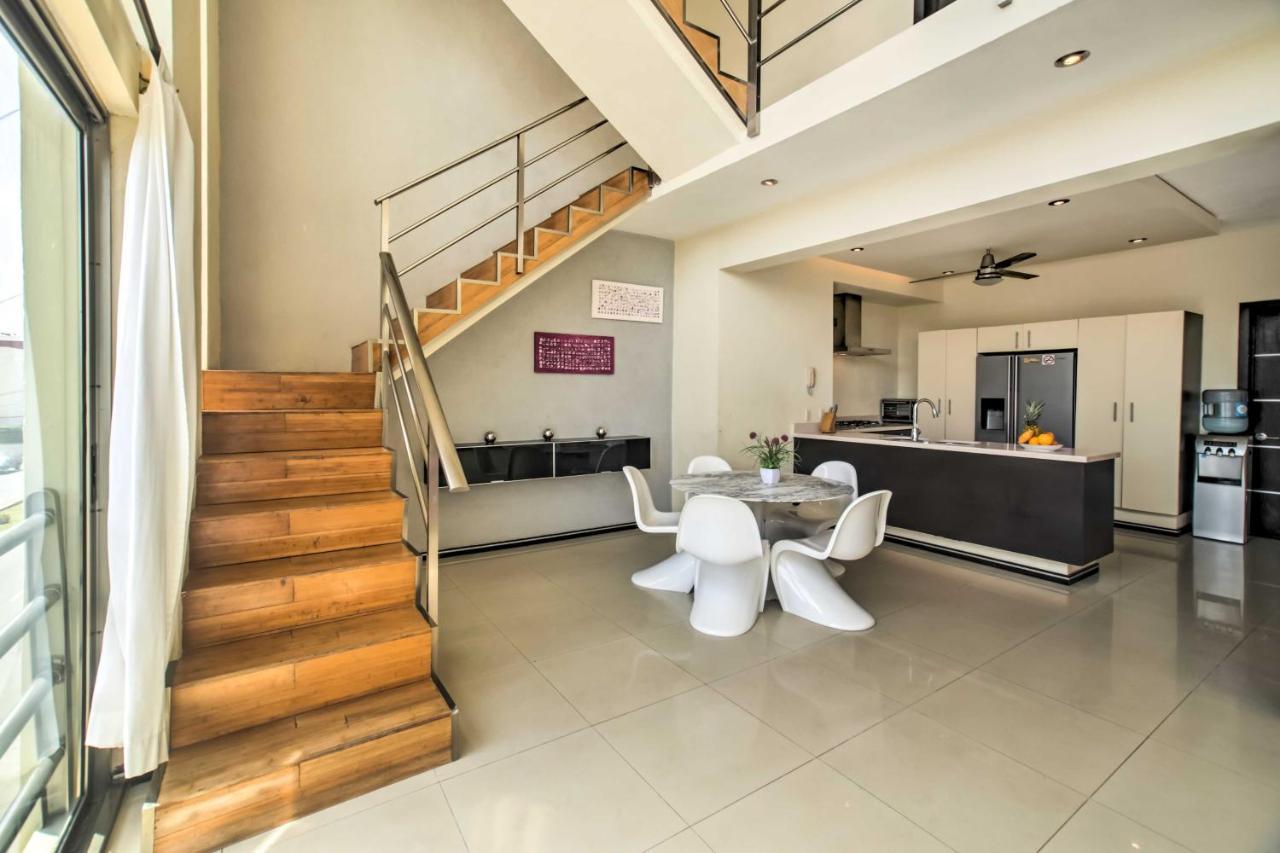 Luxury Penthouse With Rooftop Pool - Walk To Beach! Apartamento Playa del Carmen