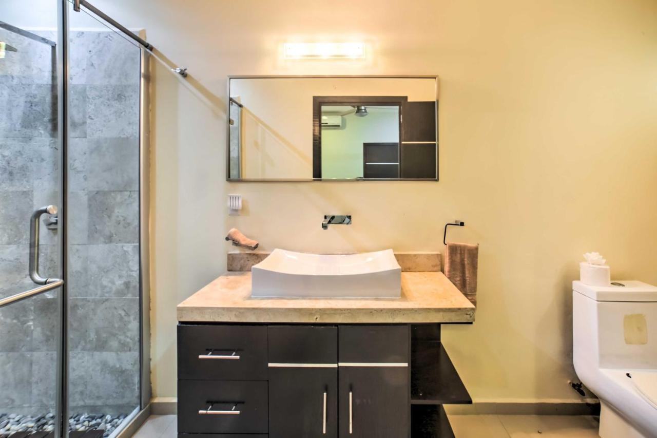 Luxury Penthouse With Rooftop Pool - Walk To Beach! Playa del Carmen