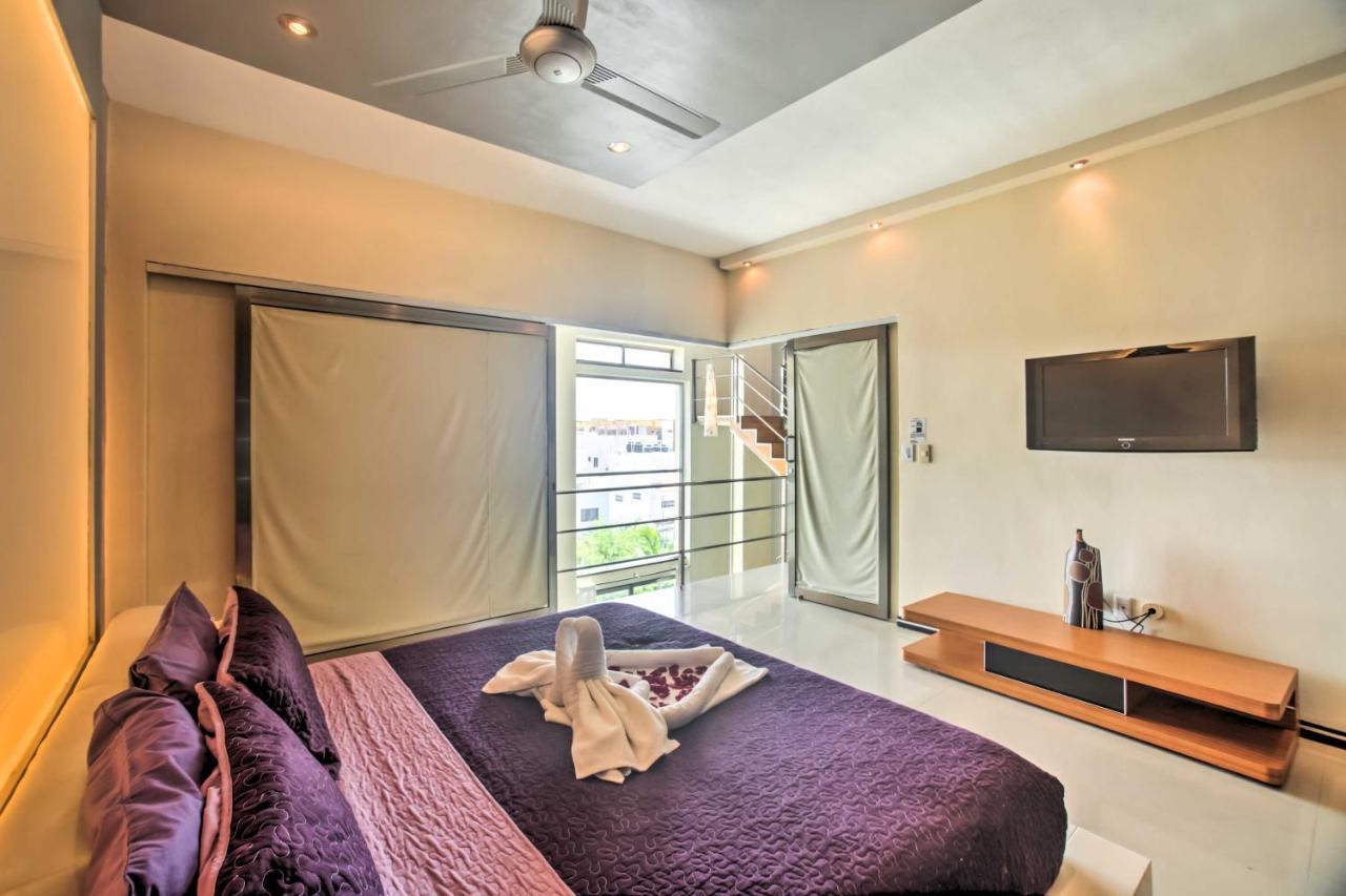 Luxury Penthouse With Rooftop Pool - Walk To Beach! Apartamento Playa del Carmen
